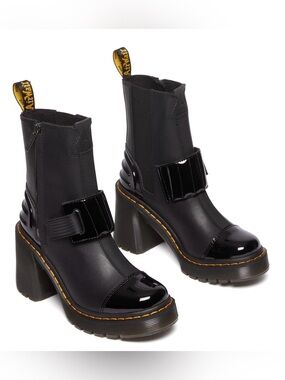 Dr. Martens Women's Gaya Heeled Chelsea Boot Black size 8